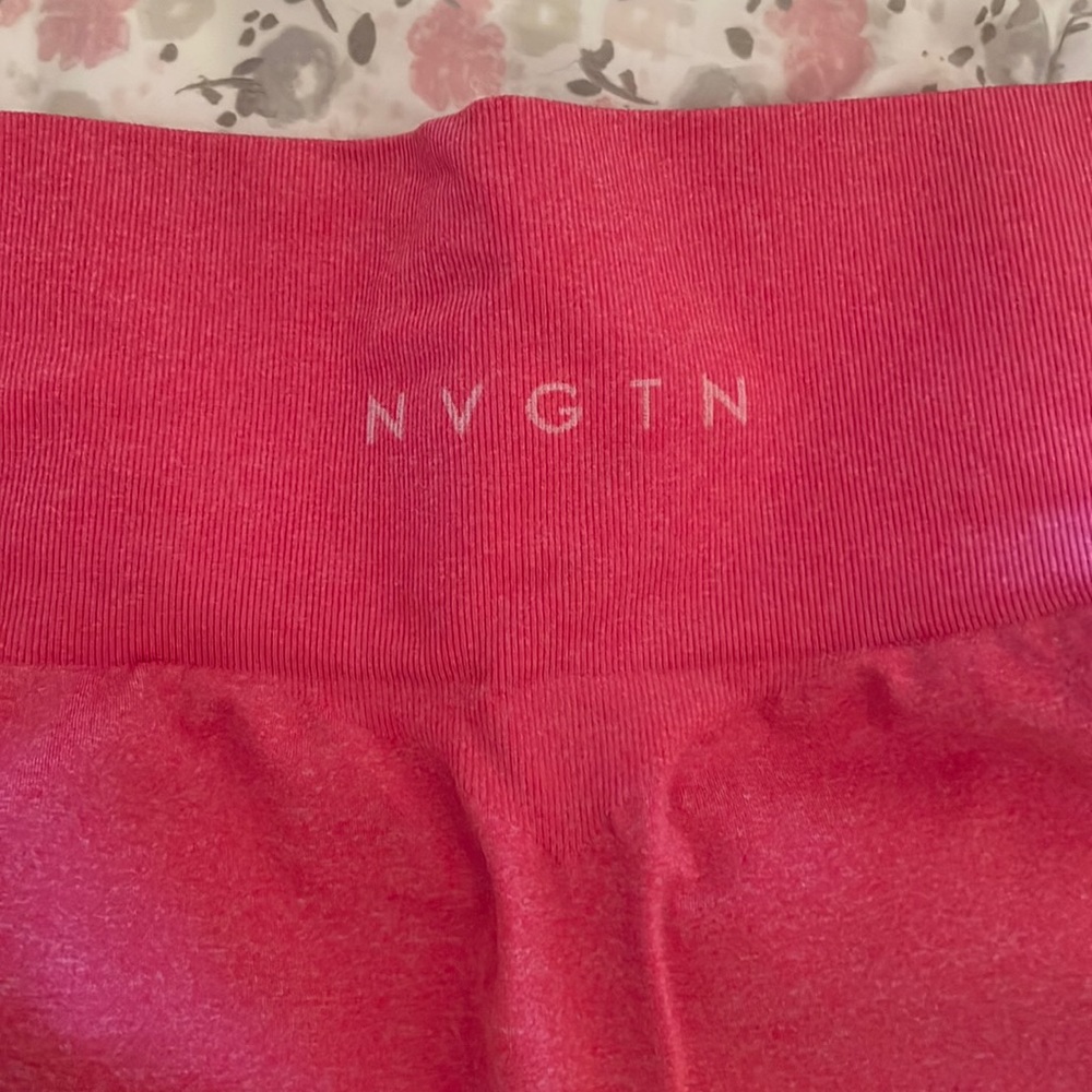 NWOT; NVGTN pink signature curve leggings